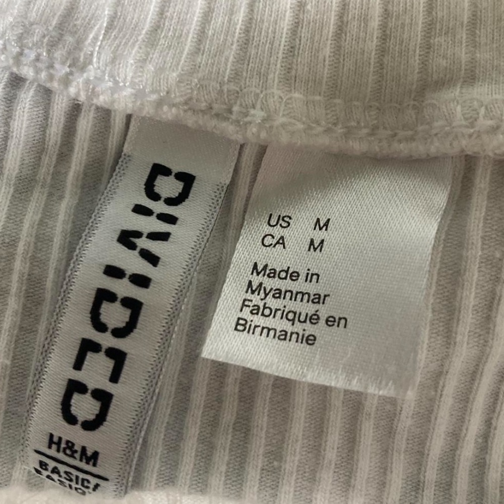 Essential Ribbed White Tee - Picture 4 of 4